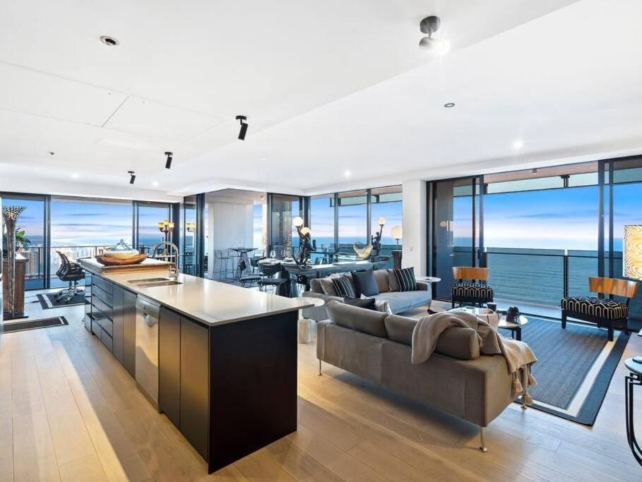 Exclusive Circle On Cavil Sub-Penthouse Luxury Apt - Hosted By Coastal Letting 黄金海岸 外观 照片