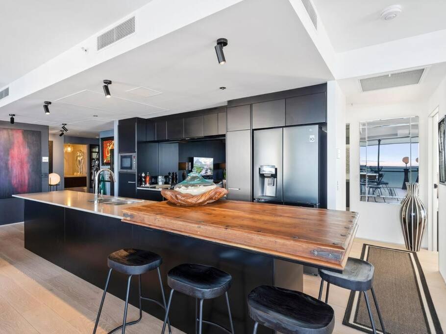 Exclusive Circle On Cavil Sub-Penthouse Luxury Apt - Hosted By Coastal Letting 黄金海岸 外观 照片