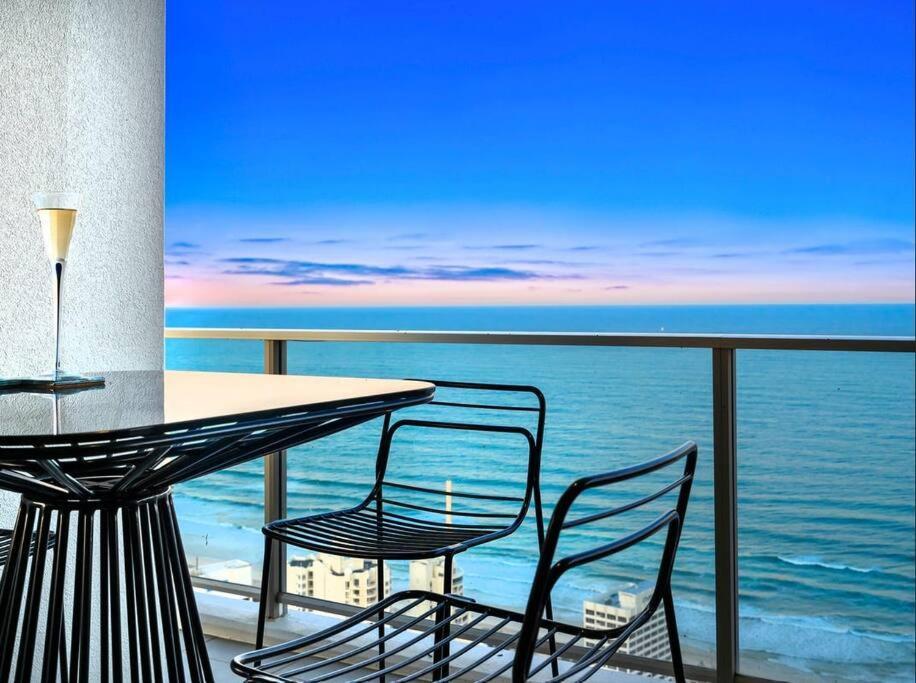 Exclusive Circle On Cavil Sub-Penthouse Luxury Apt - Hosted By Coastal Letting 黄金海岸 外观 照片