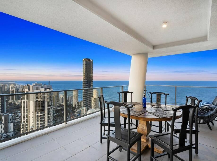 Exclusive Circle On Cavil Sub-Penthouse Luxury Apt - Hosted By Coastal Letting 黄金海岸 外观 照片