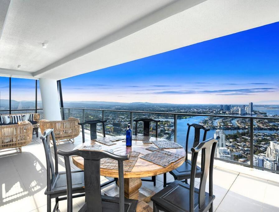 Exclusive Circle On Cavil Sub-Penthouse Luxury Apt - Hosted By Coastal Letting 黄金海岸 外观 照片